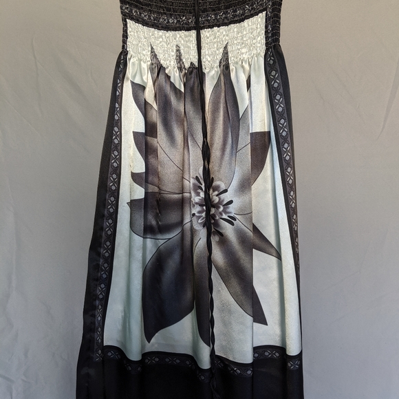 Casual silky dress - Picture 2 of 3